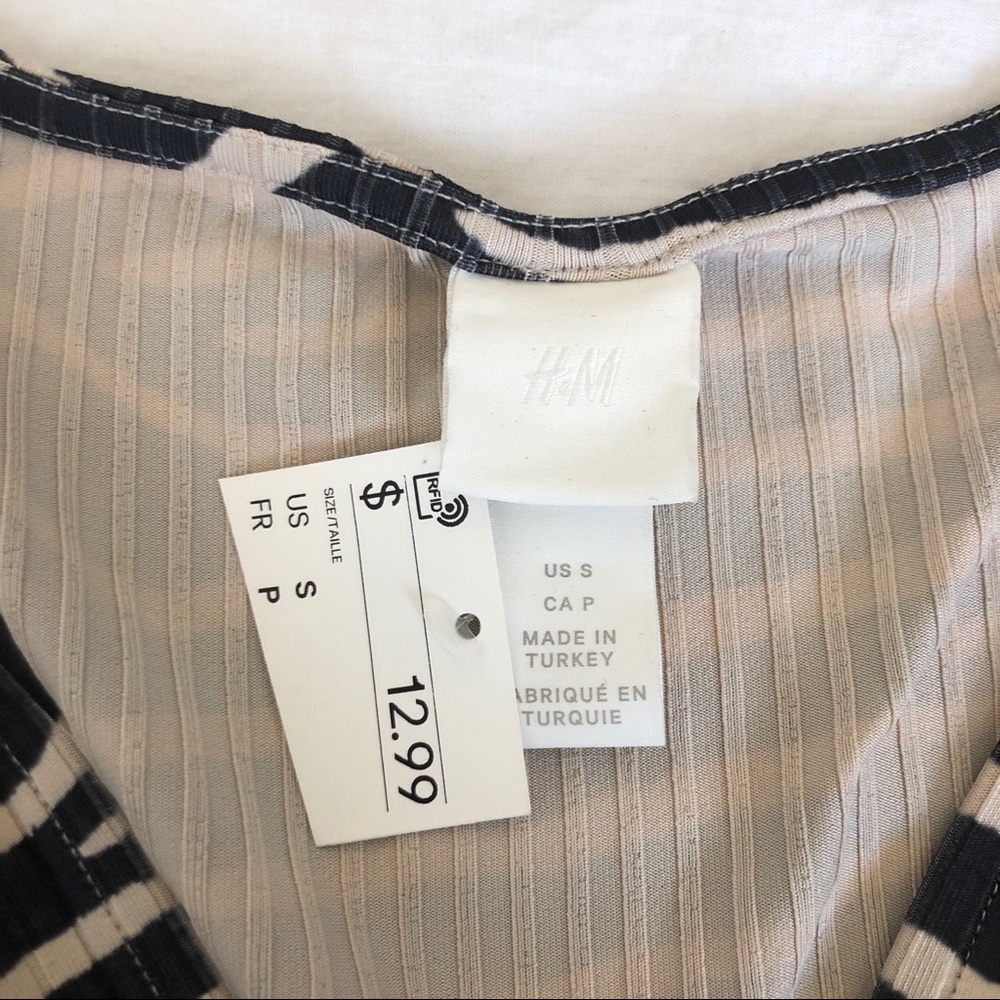 NWT H&M Bodysuit - Picture 3 of 3